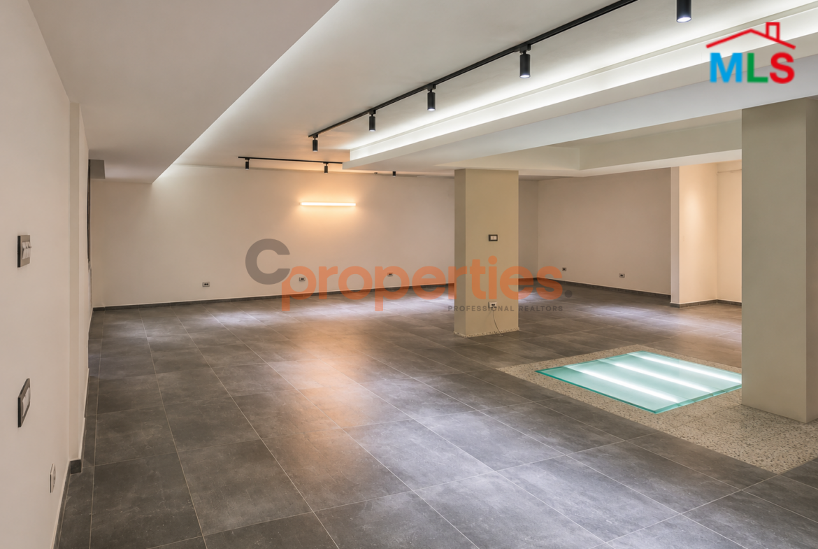 Large Shop & Showroom For Rent In Dekwaneh | CPCC194