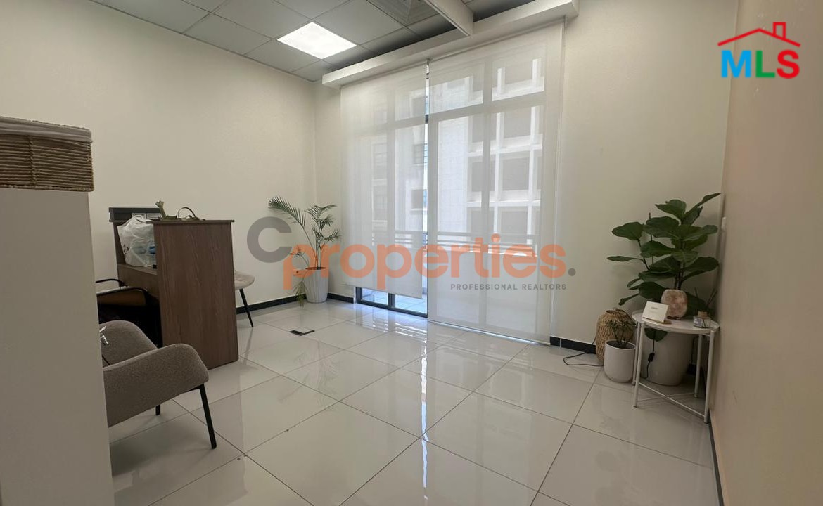 Office For Rent in Downtown Beirut - CPBHS108 مكتب للإيجار في وسط بيروت