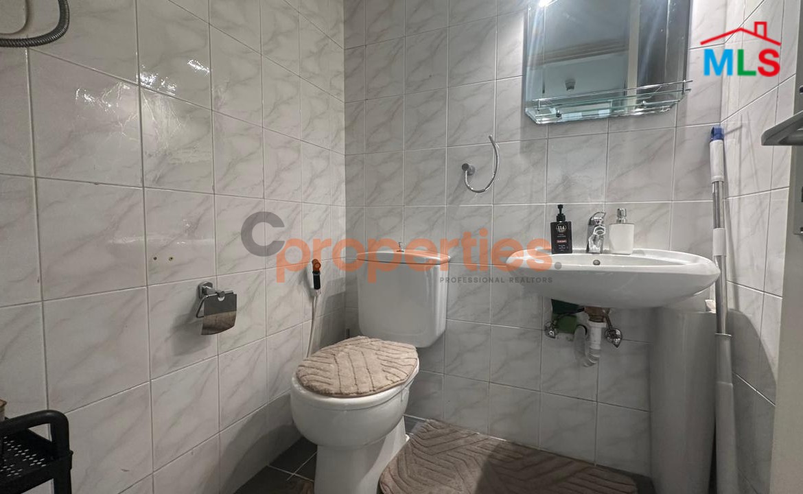 Office For Rent in Downtown Beirut - CPBHS108 مكتب للإيجار في وسط بيروت