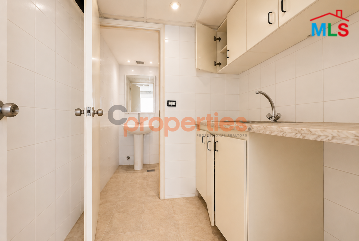 Office for rent in Hamra CPBMKH26 مكتب للإيجار في الحمرا