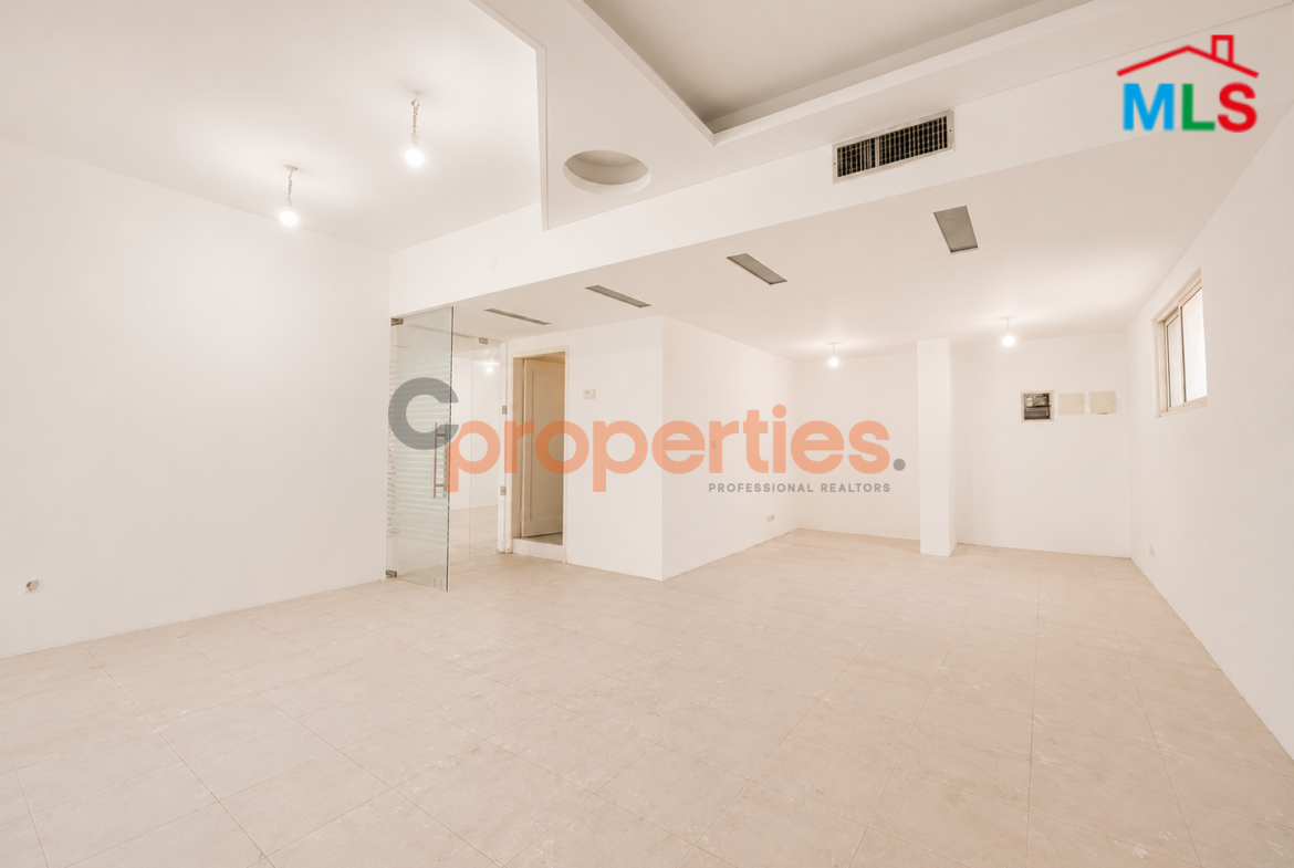 Office for rent in Hamra CPBMKH27 مكتب للإيجار في الحمرا