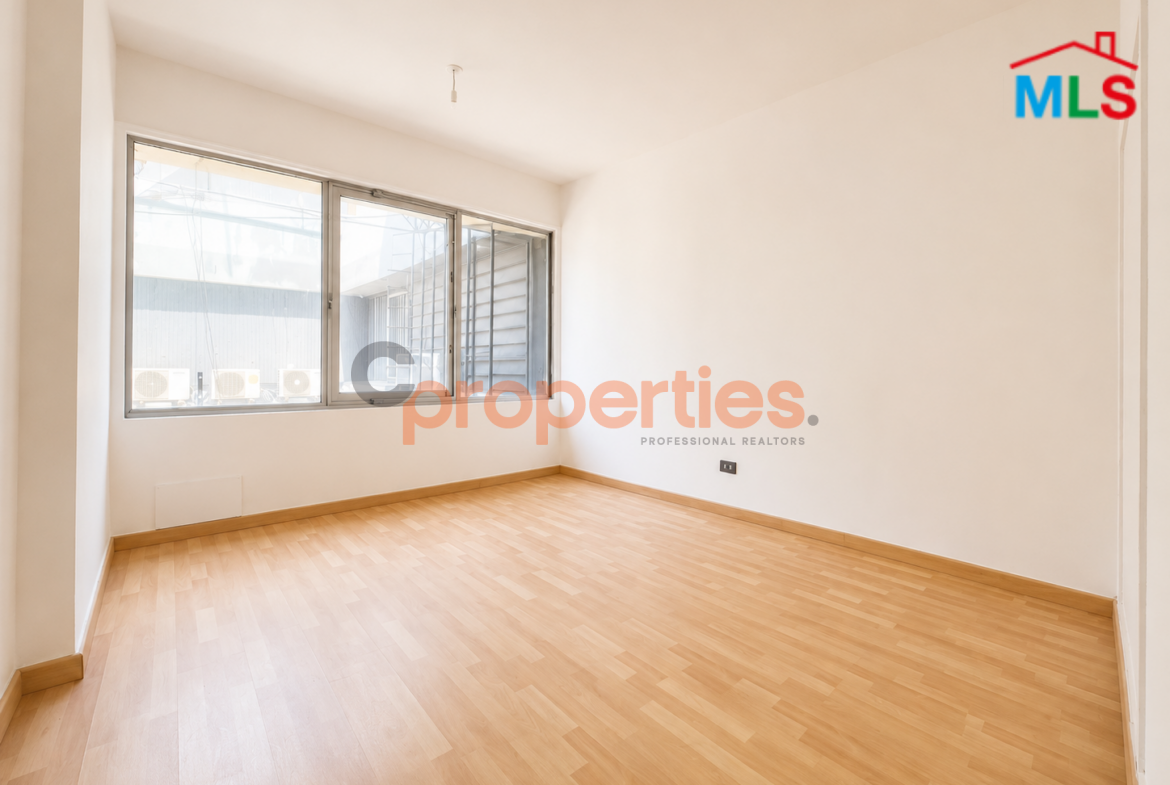 Office for rent in Hamra CPBMKH29 مكتب للإيجار في الحمرا