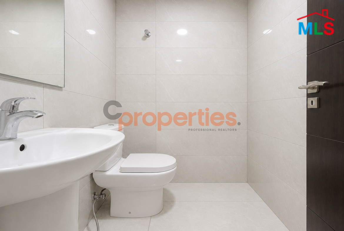 Office for rent in Hamra CPBMKH29 مكتب للإيجار في الحمرا