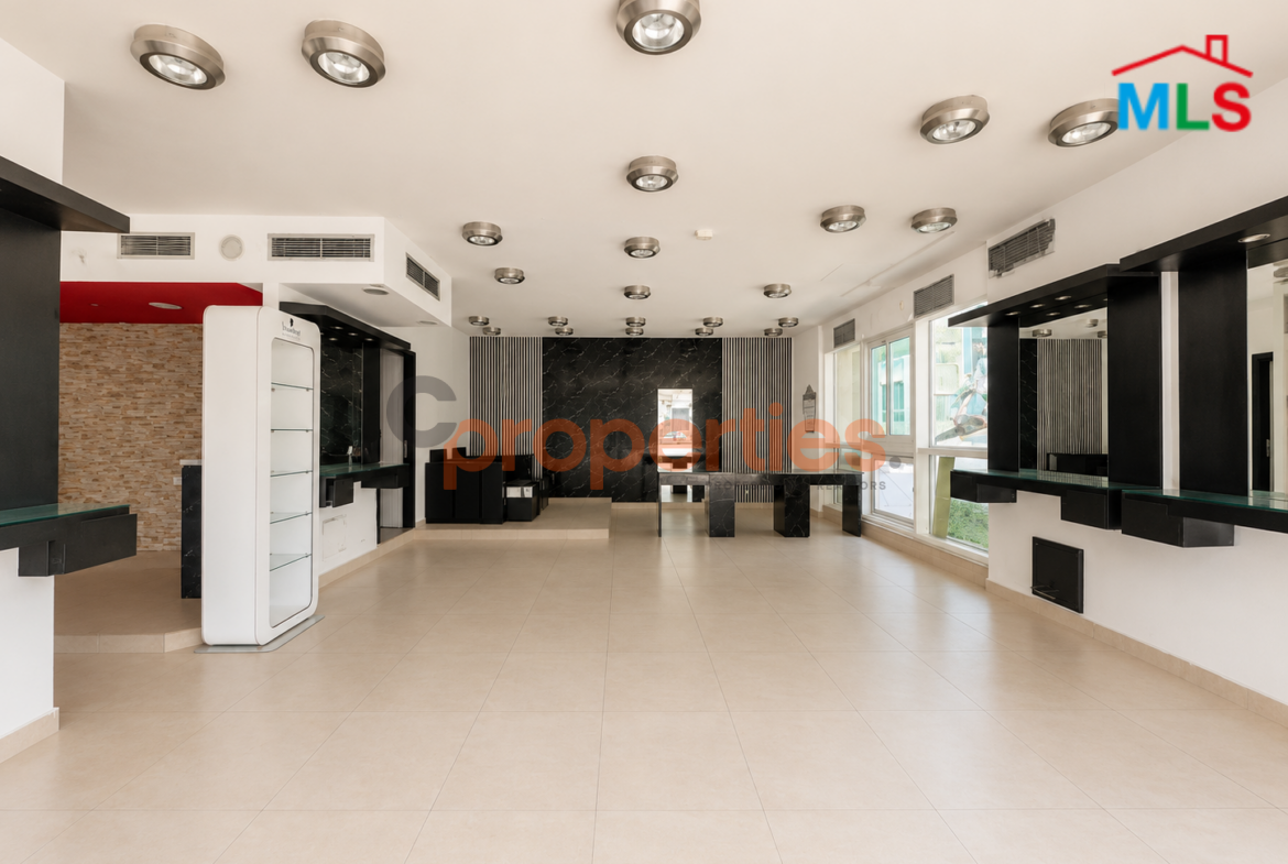 Office for rent in Hamra CPBMKH28 مكتب للإيجار في الحمرا