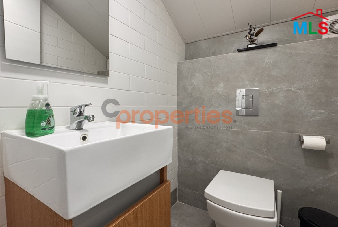 Rooftop For Rent In Awkar- منزل للإيجار في عوكر - CPTA111