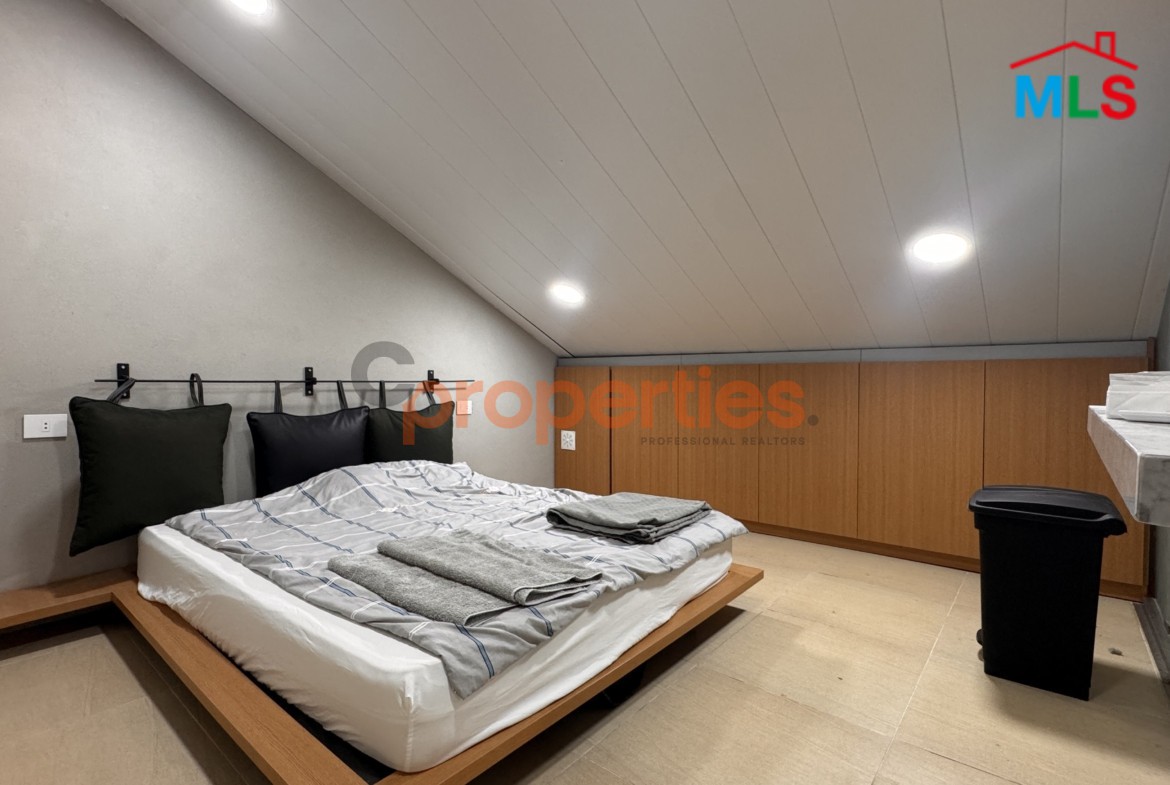 Rooftop For Rent In Awkar- منزل للإيجار في عوكر - CPTA111