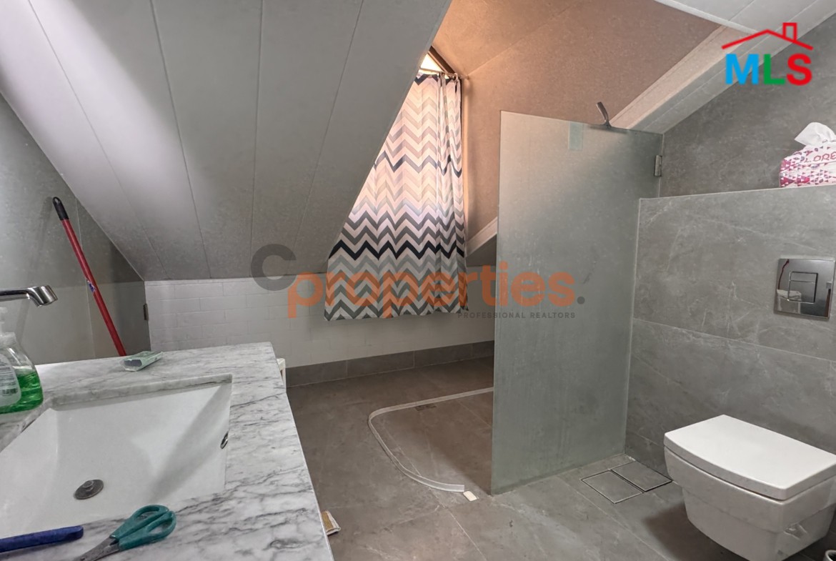 Rooftop For Rent In Awkar- منزل للإيجار في عوكر - CPTA111