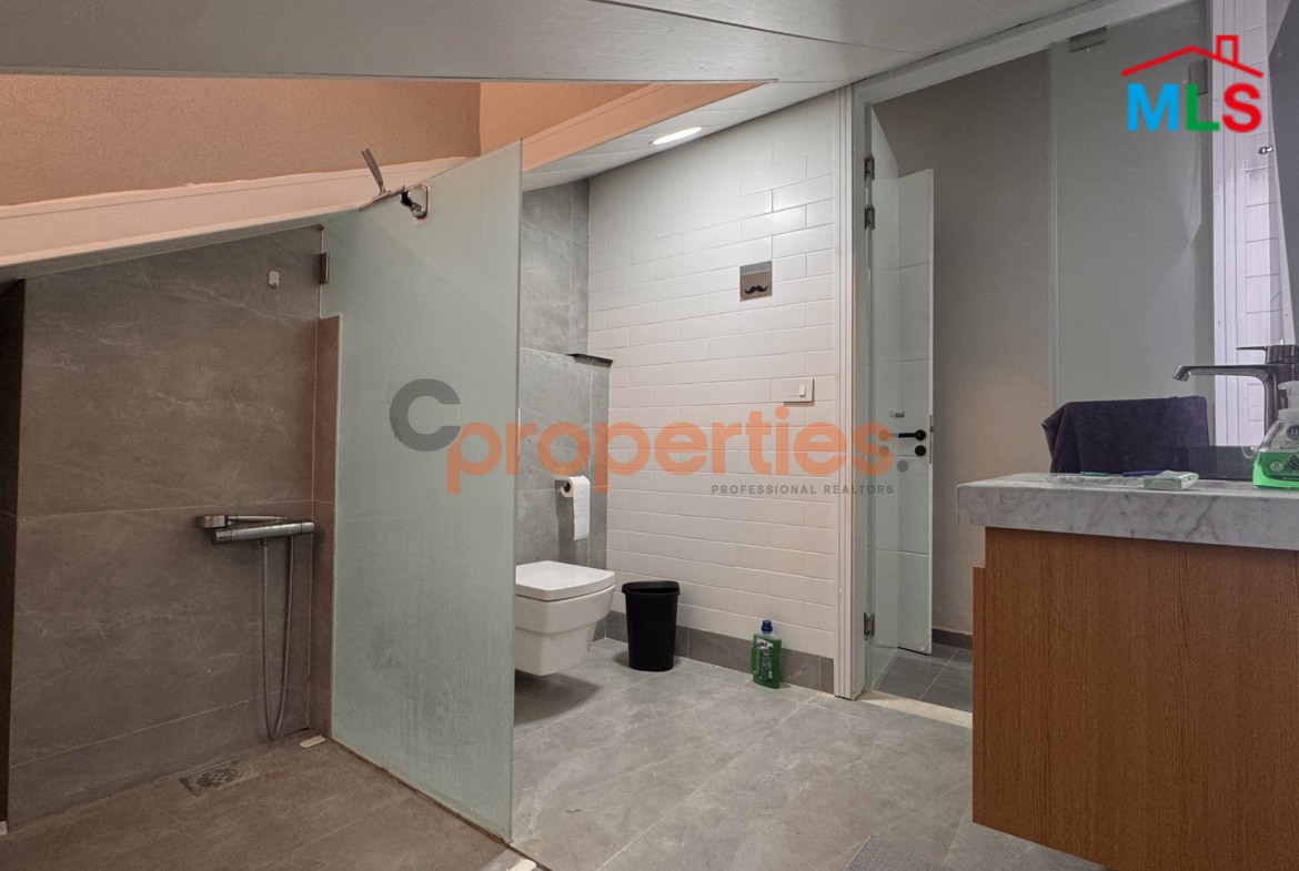 Rooftop For Rent In Awkar- منزل للإيجار في عوكر - CPTA111