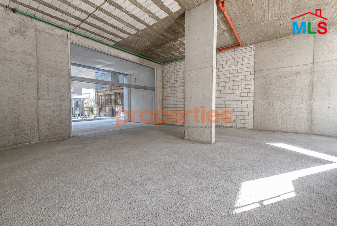 Shoowroom For Rent in Downtown beirut With Garden - CPBHS103