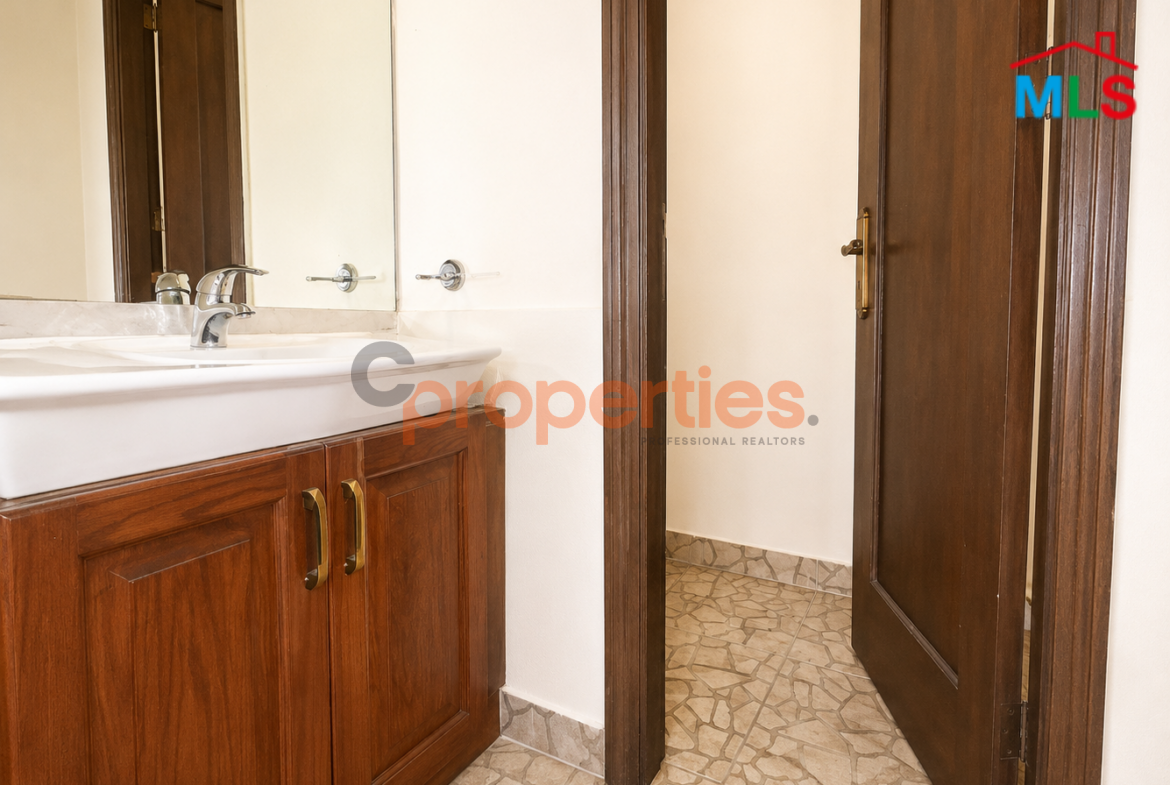 Office for Rent in Mazraa - CPBZK30