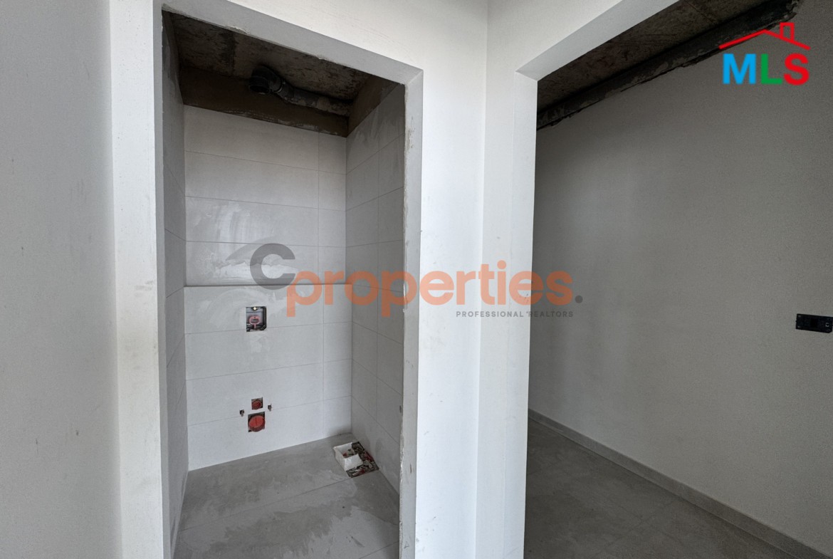 Office For Rent in Dekwaneh مكتب للاجار في الدكوانه - CPES174