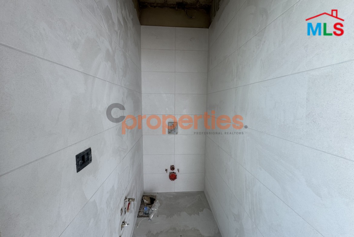 Office For Rent in Dekwaneh مكتب للاجار في الدكوانه - CPES174