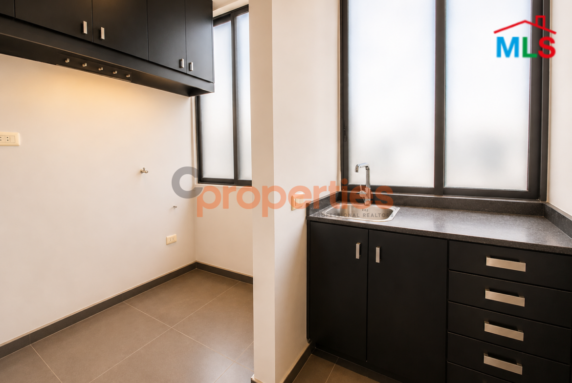 Office for Rent in Zalka - Prime Location - CPFY271