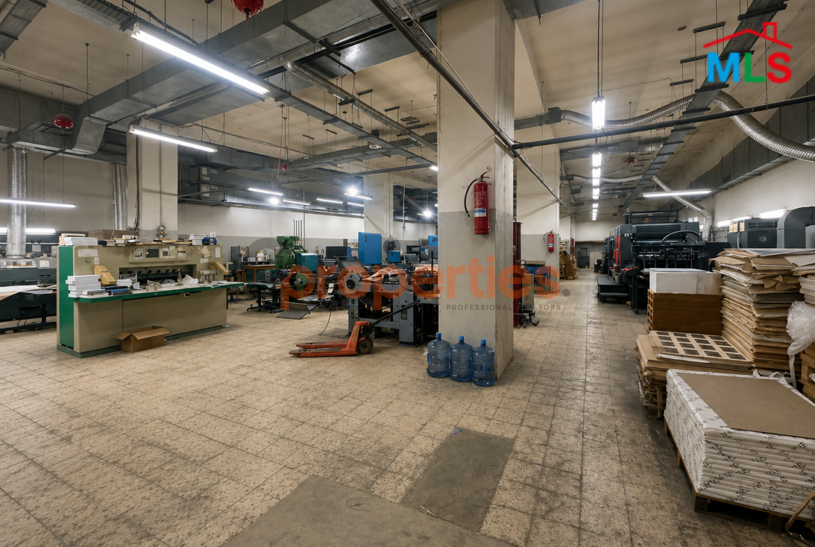 Warehouse For Rent Ras Beirut - CPBHS79
