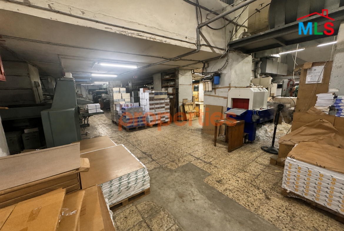 Warehouse For Rent Ras Beirut - CPBHS79