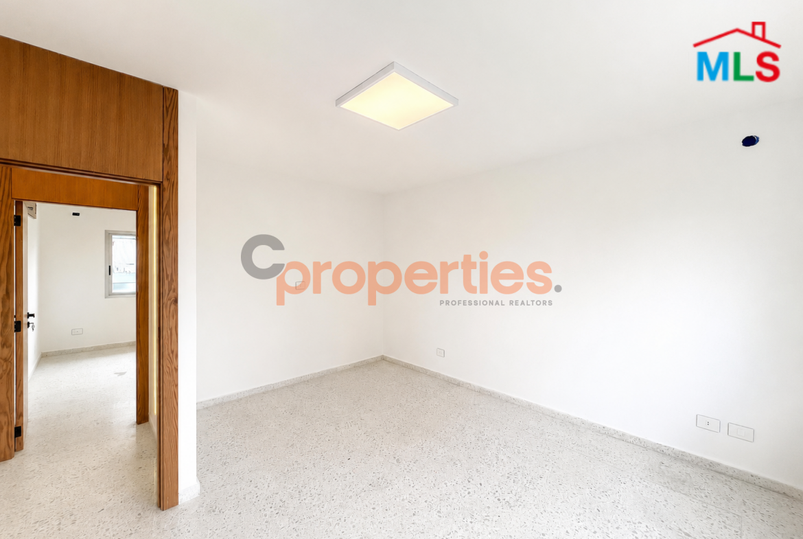 Office For Rent In Jdeideh - CPES292
