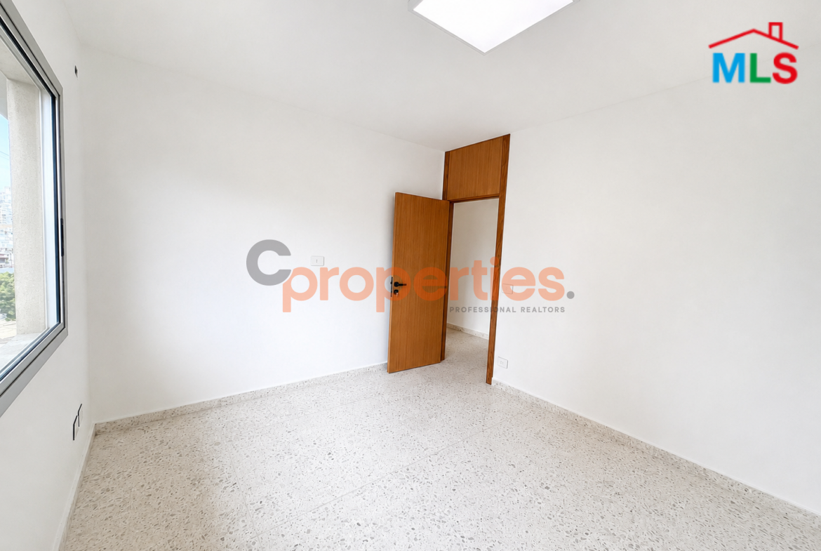 Office For Rent In Jdeideh - CPES292