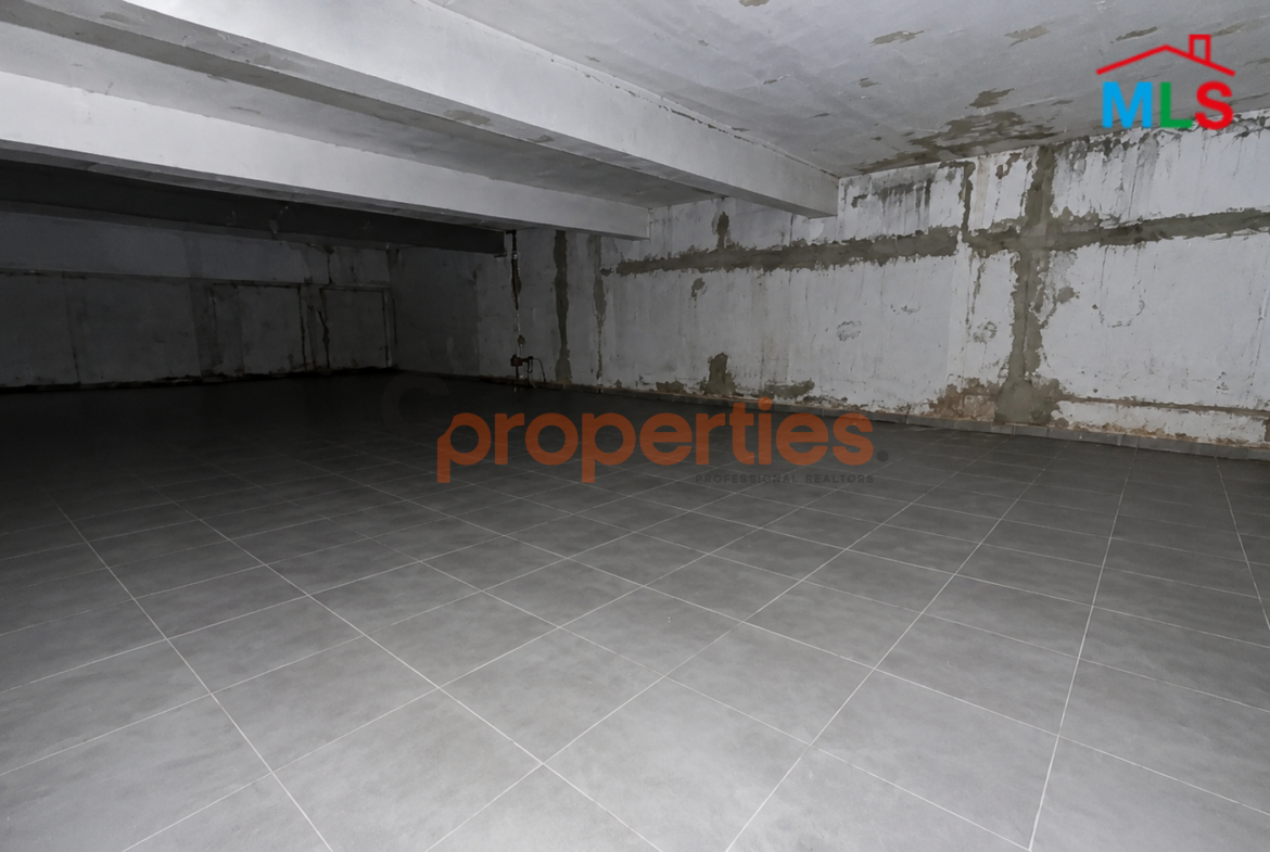Showroom For Rent in Ramlet al Baydah - CPBHS74