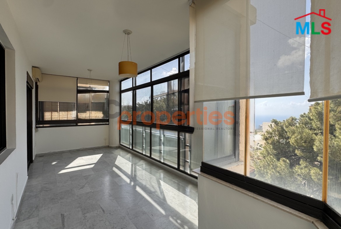 Apartment for rent in Awkar belle vue - CPTA104