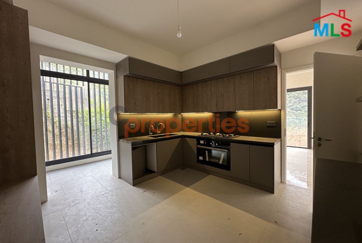 Apartment With Garden For Rent in Biyadaشقة للاجار في البياضة CPCF281