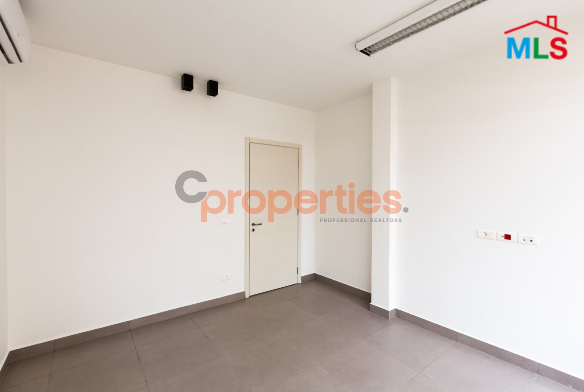 Office for rent in Hamra- CPBMKH06