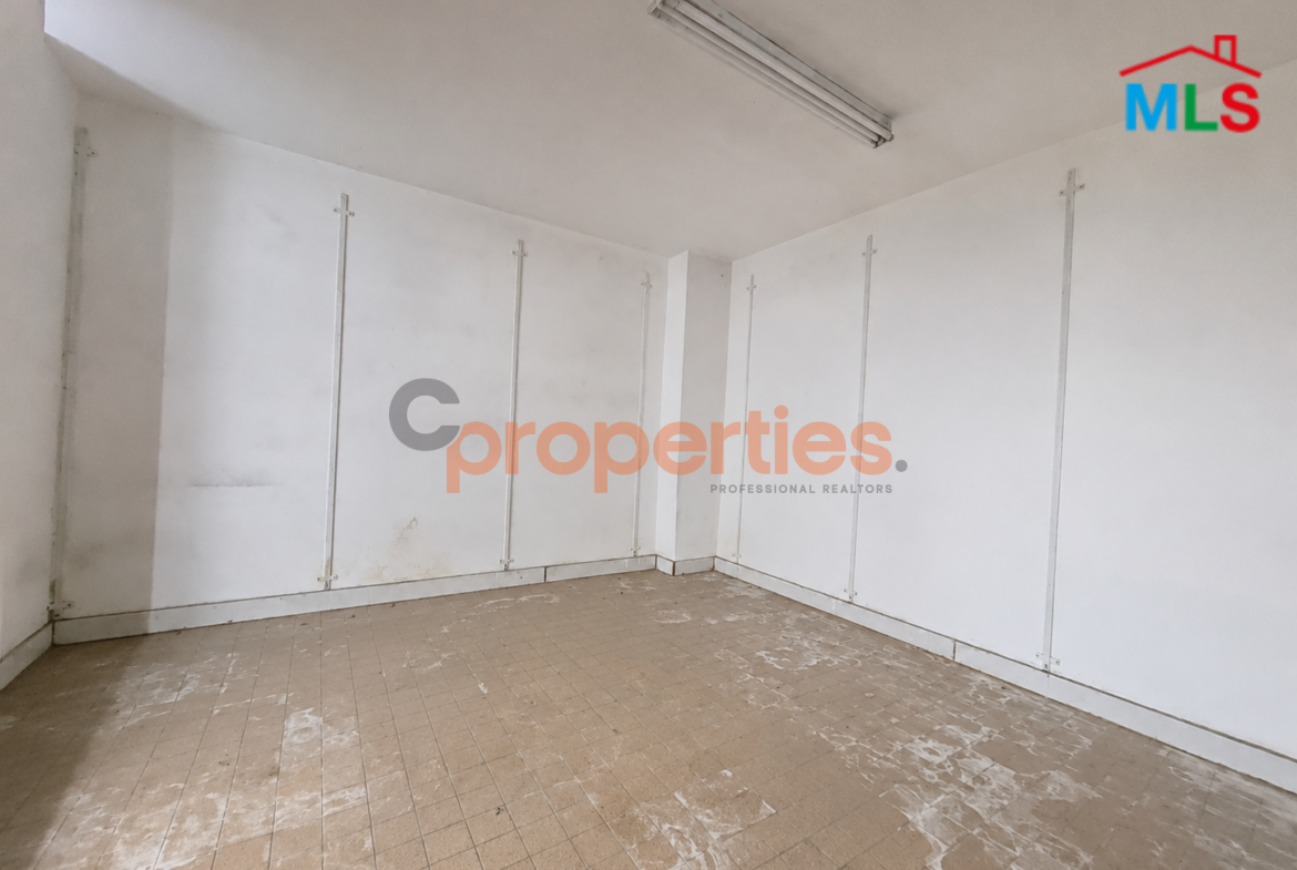 Shop for rent in Hamra- CPBMKH05