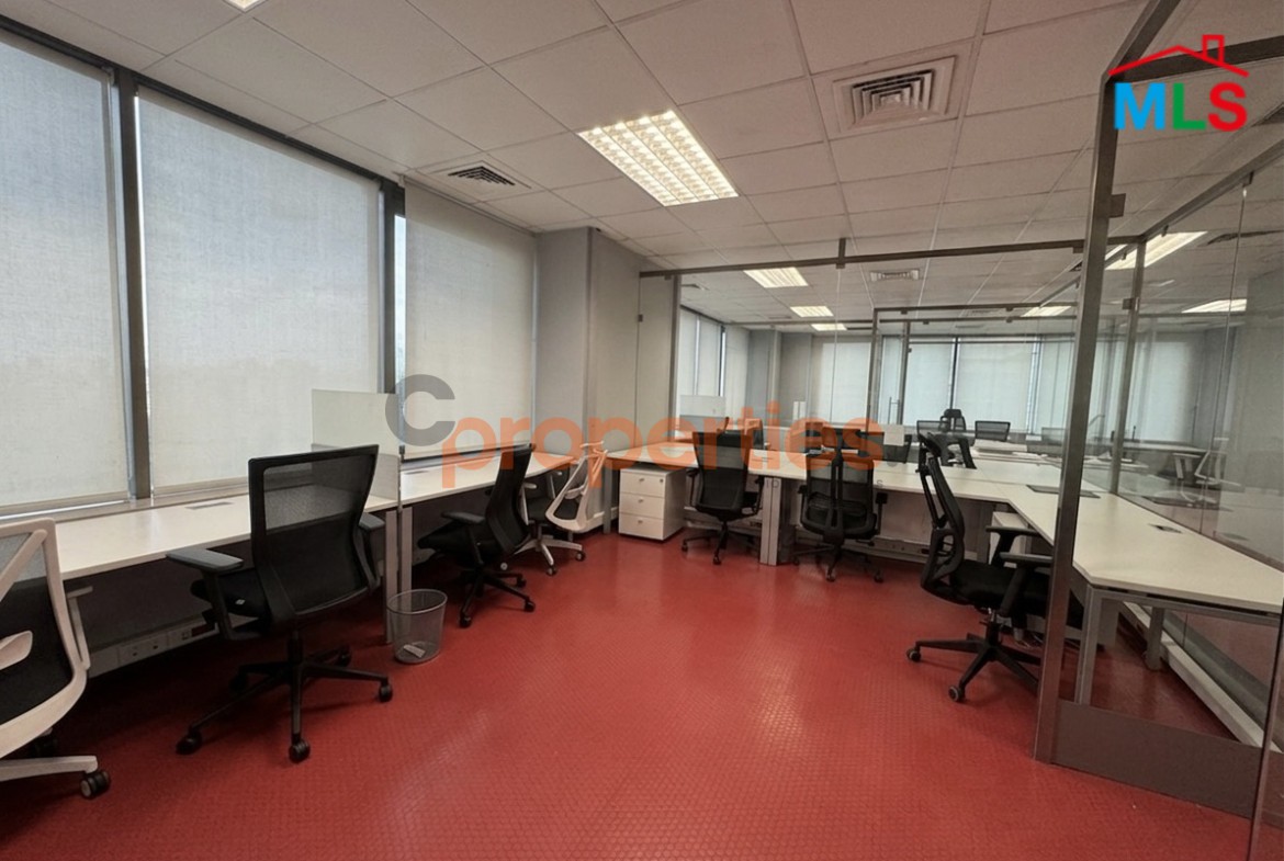 Office for rent in Sin El Fil - CPGA151