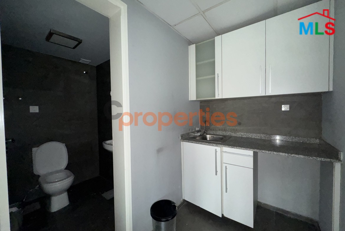 Office for rent in Sin El Fil - CPGA151