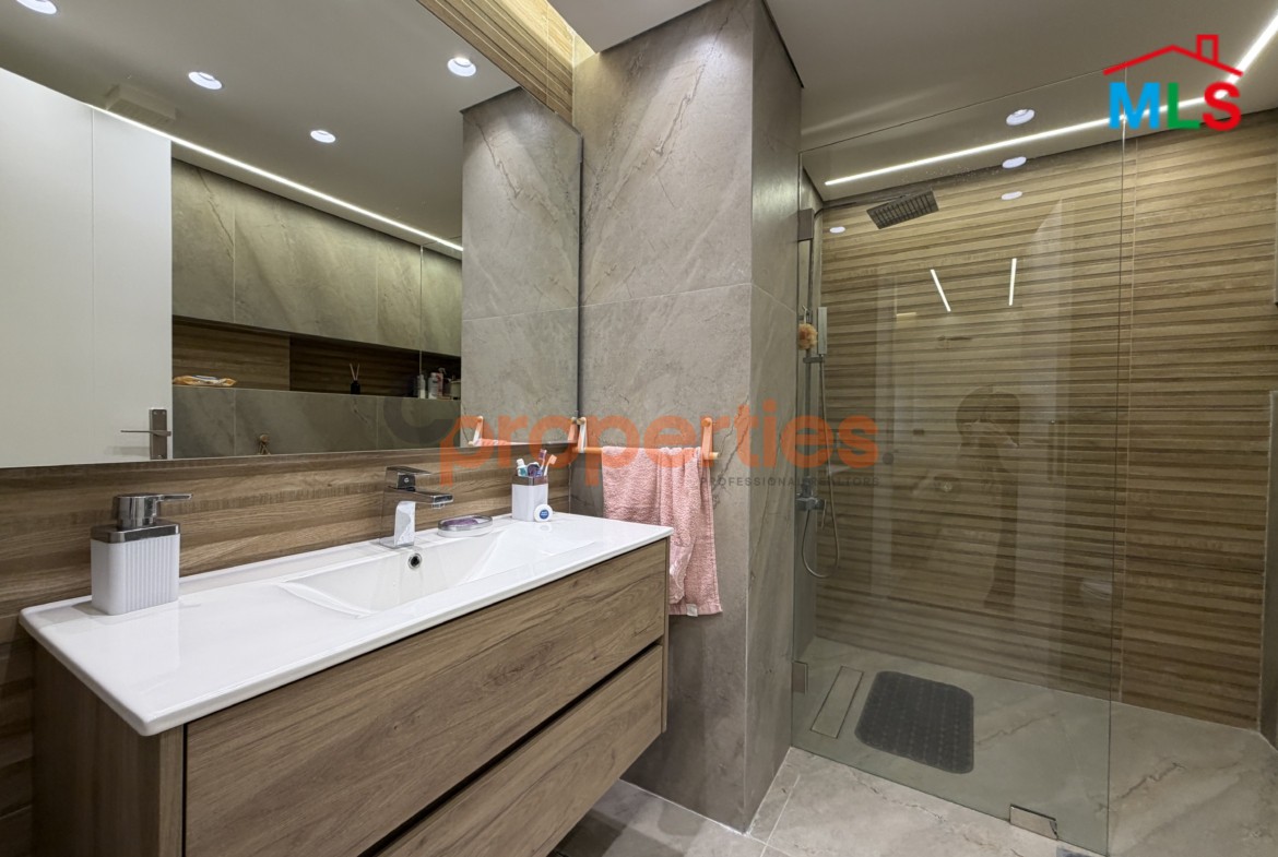 Apartment For Rent in Rabweh شقة للاجار في الربوه CPCF331