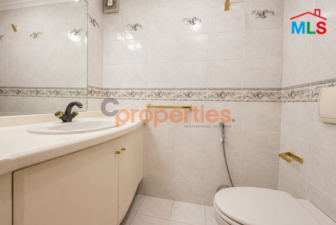 Apartment For Rent In Jnah Spinneys - CPBHS18