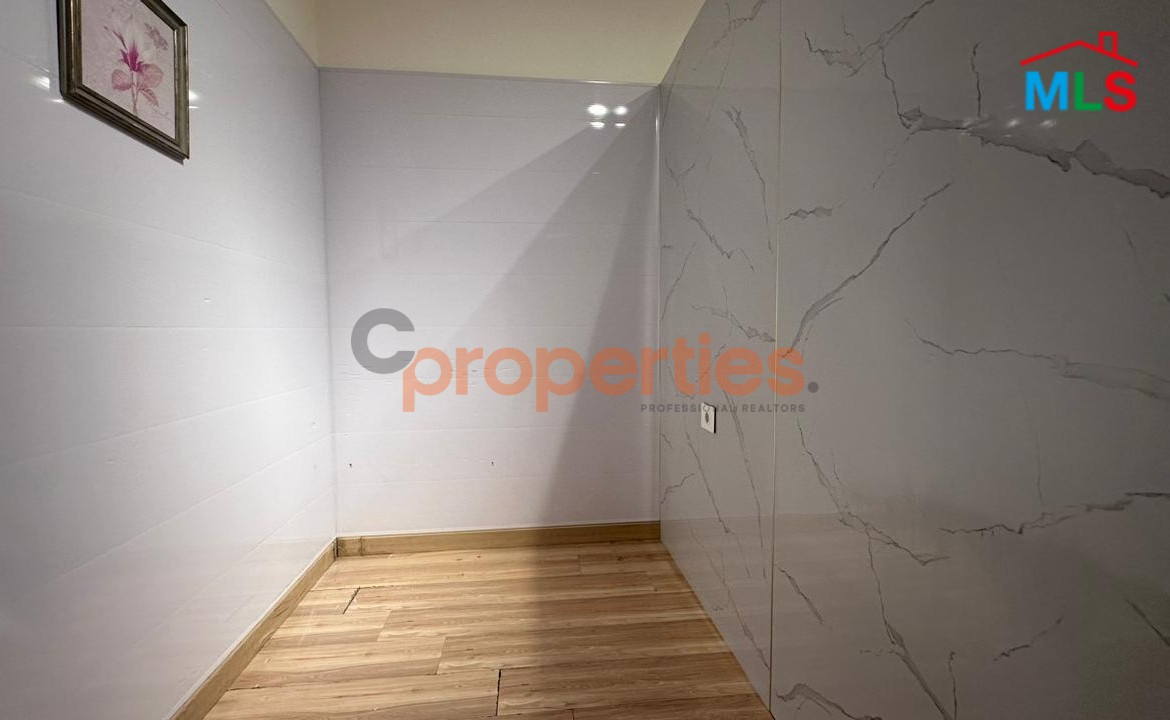 Office For Rent In Manara - CPBHS09