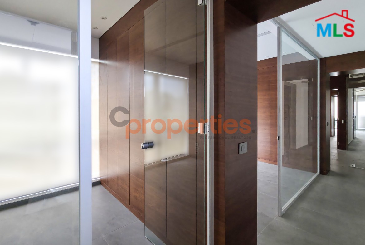 Super Deluxe Office for Rent in Horsh Tabet - CPGA14