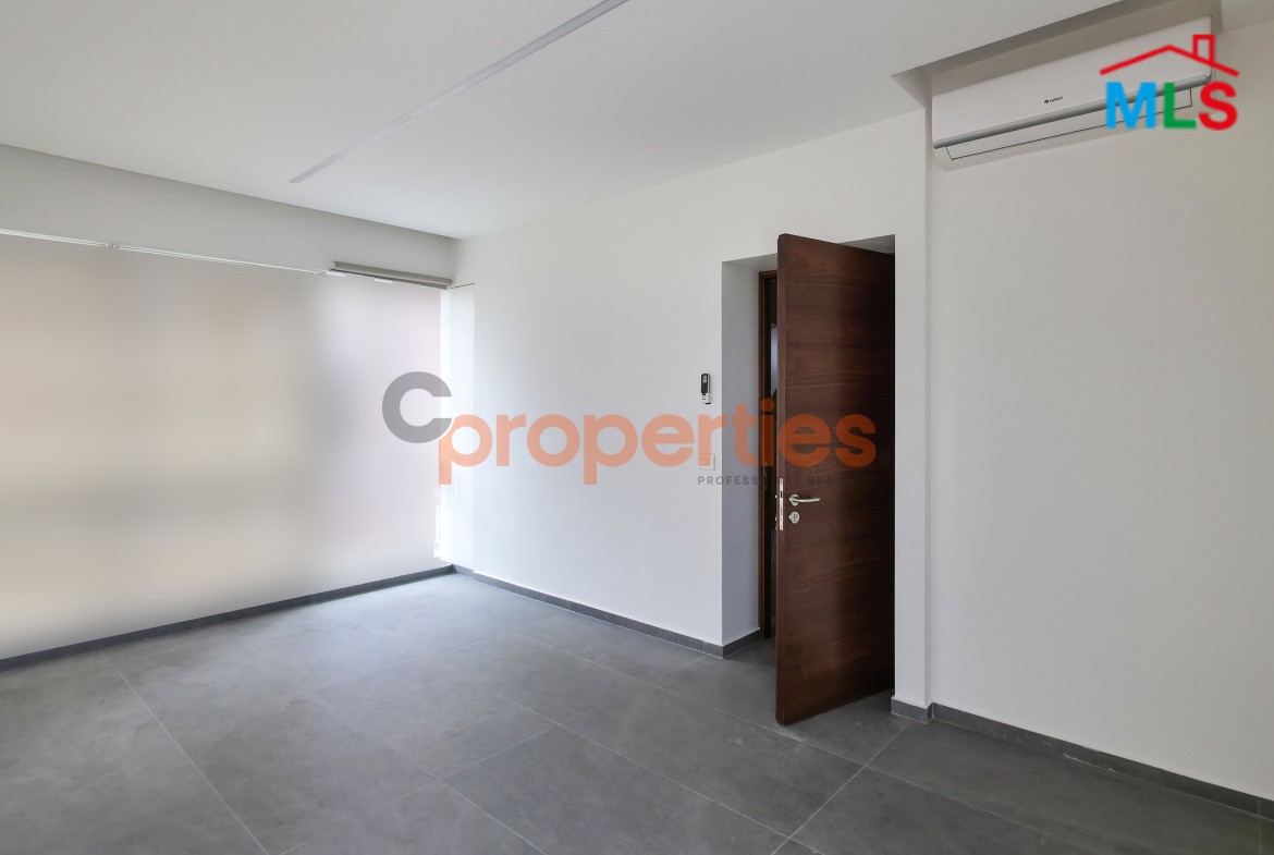 Super Deluxe Office for Rent in Horsh Tabet - CPGA14