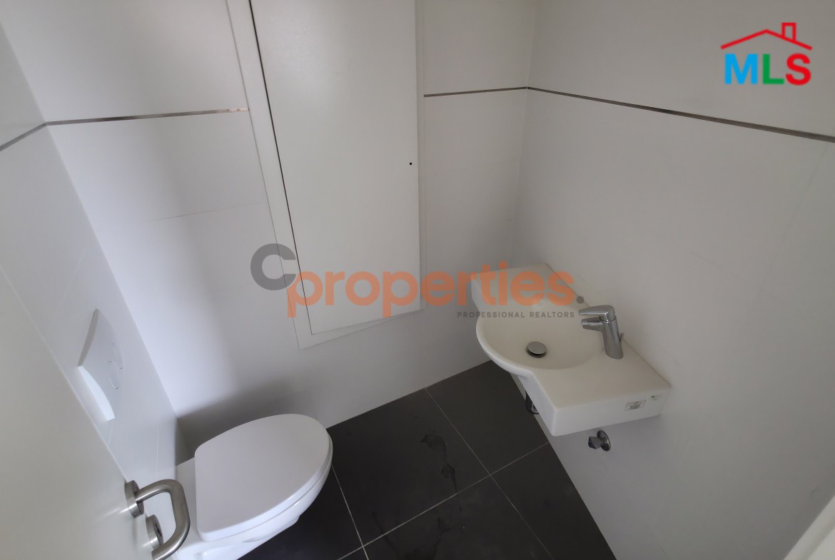Super Deluxe Office for Rent in Horsh Tabet - CPGA14