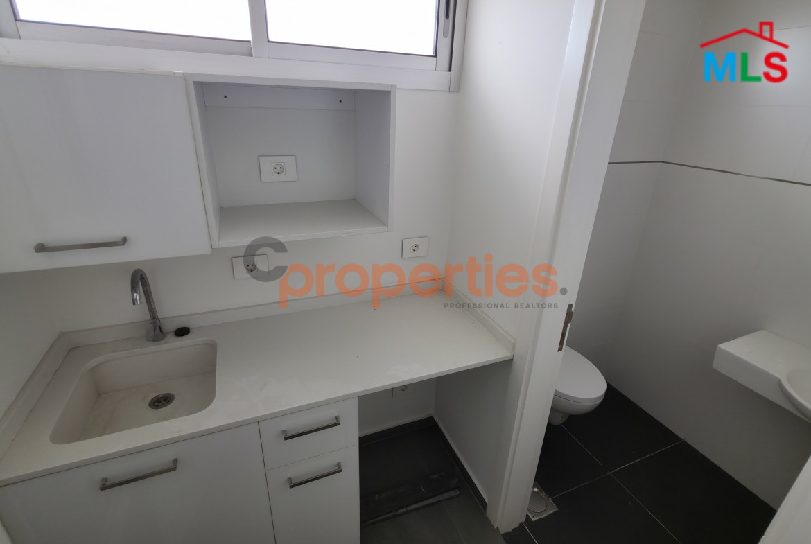 Super Deluxe Office for Rent in Horsh Tabet - CPGA14