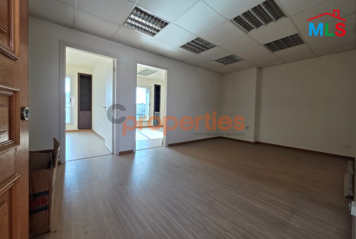 Office for rent in Sin El Fil - CPGA146