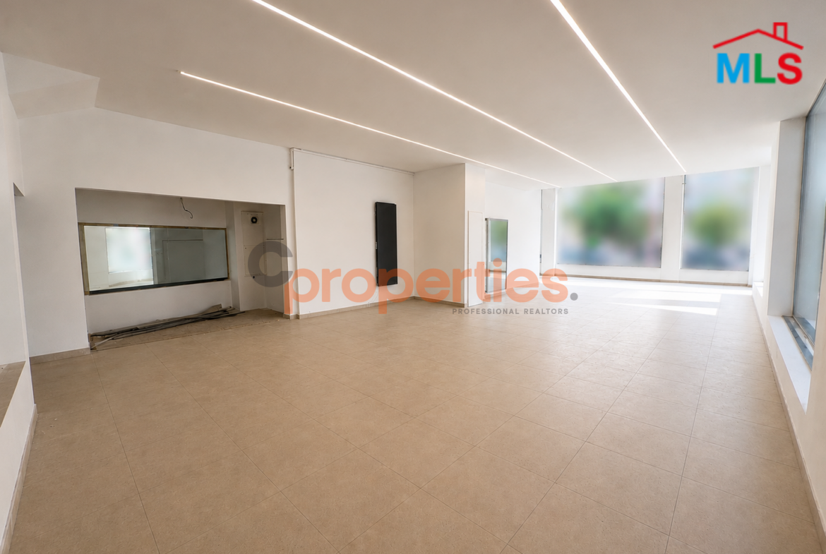 Showroom For Rent in Achrafieh - CPBEC08