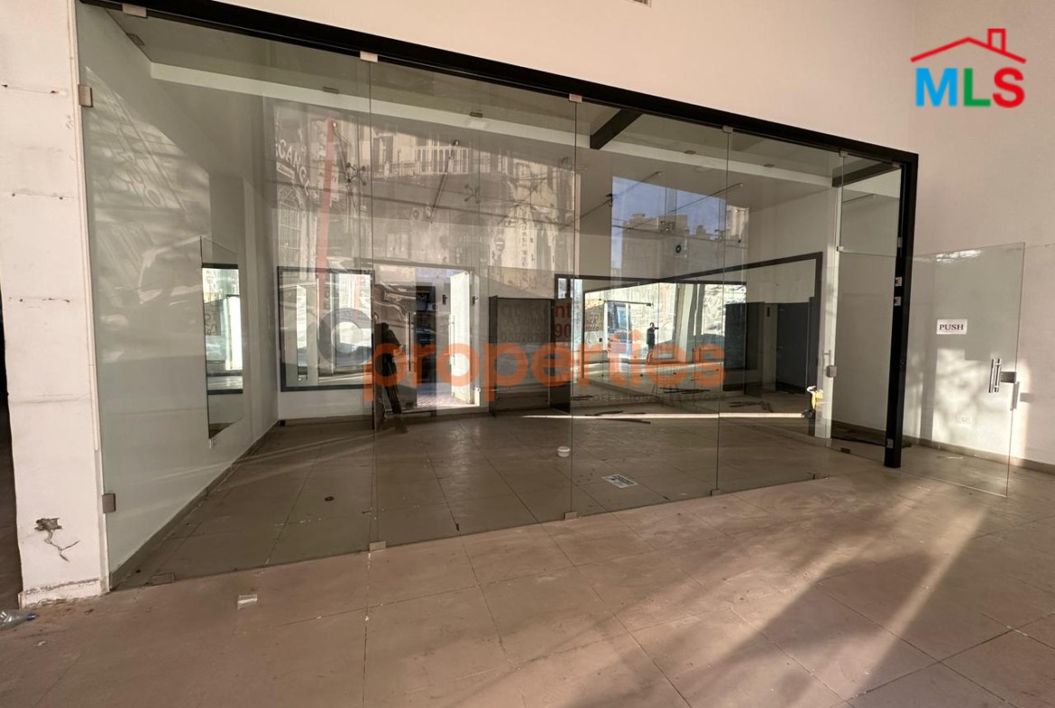 Showroom For Rent in Achrafieh - CPBEC08