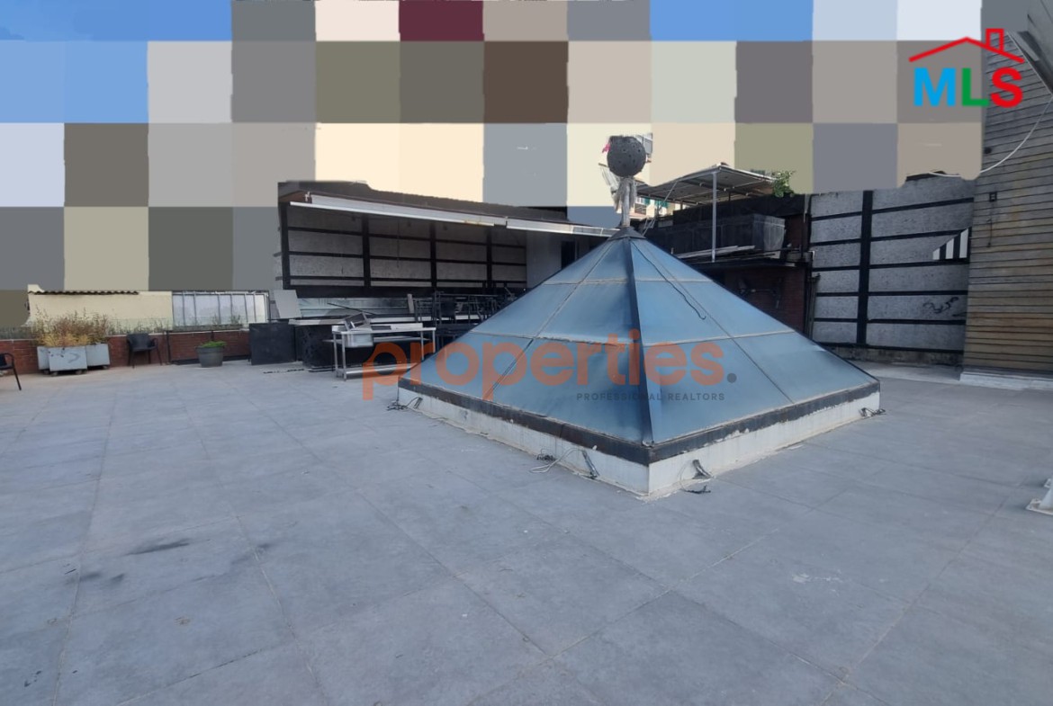 Resto Pub (Rooftop) For Rent In Achrafieh - CPBMH17
