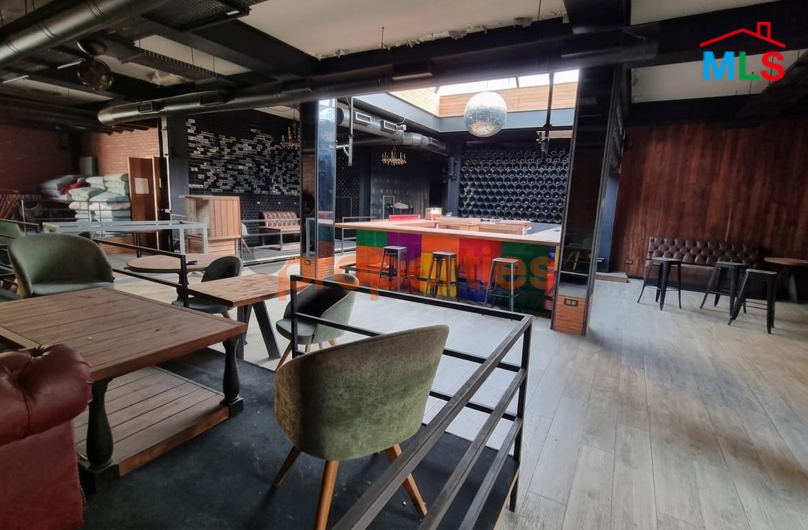 Resto Pub (Rooftop) For Rent In Achrafieh - CPBMH17