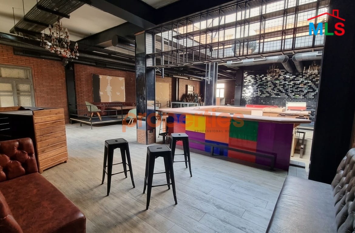 Resto Pub (Rooftop) For Rent In Achrafieh - CPBMH17