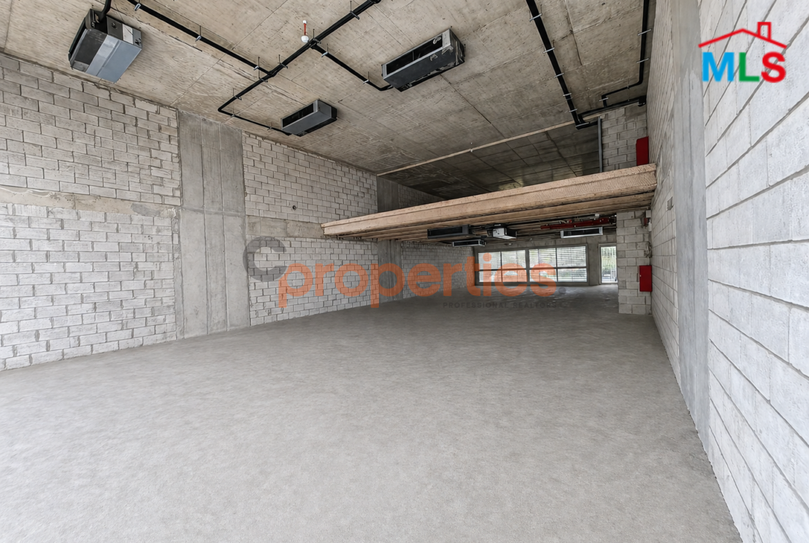Shop For Rent In Achrafieh - CPBWW122