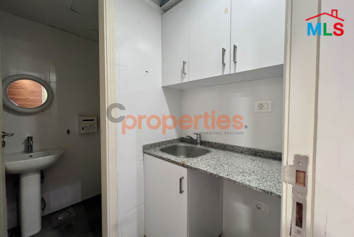 Decorated Office For Rent In Dekwaneh | CPCC161