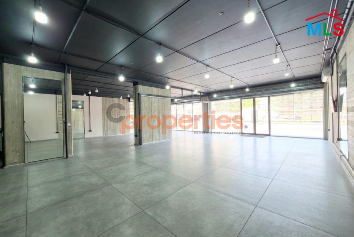 Showroom For Rent In Dbayeh | Prime Location - CPRD252