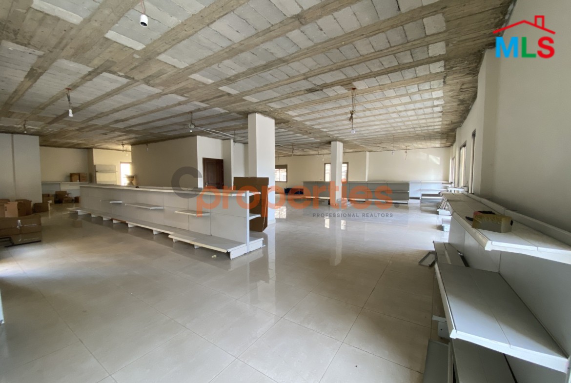 Showroom for Rent in Hazmieh - CPFY216