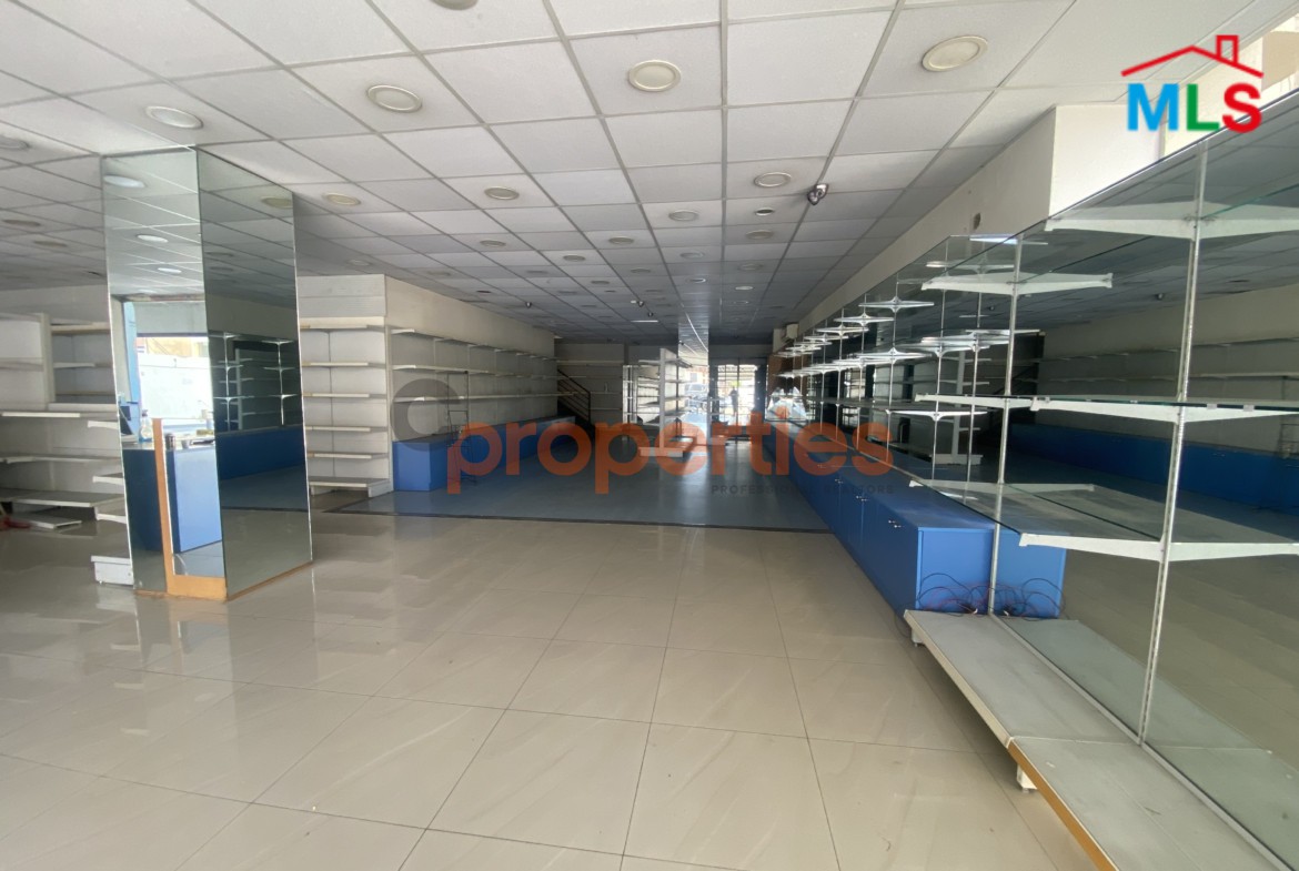 Showroom for Rent in Hazmieh - CPFY216
