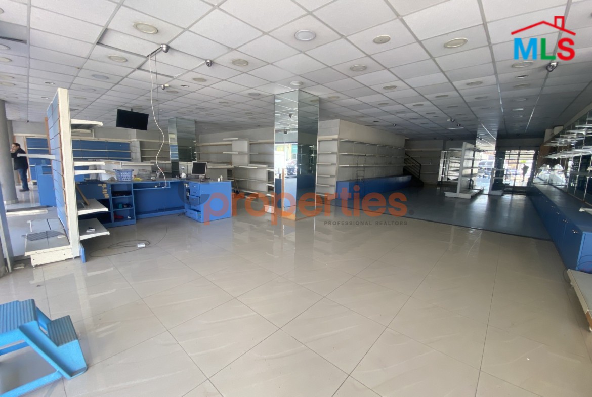 Showroom for Rent in Hazmieh - CPFY216
