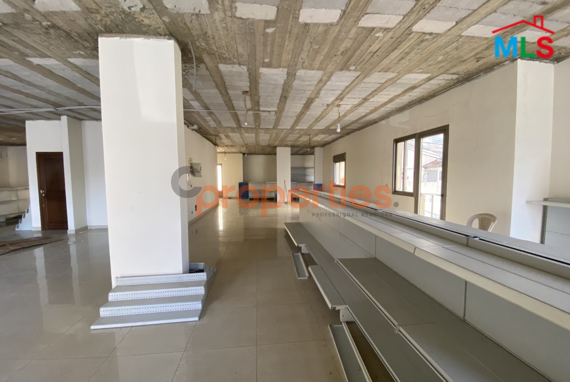 Showroom for Rent in Hazmieh - CPFY216