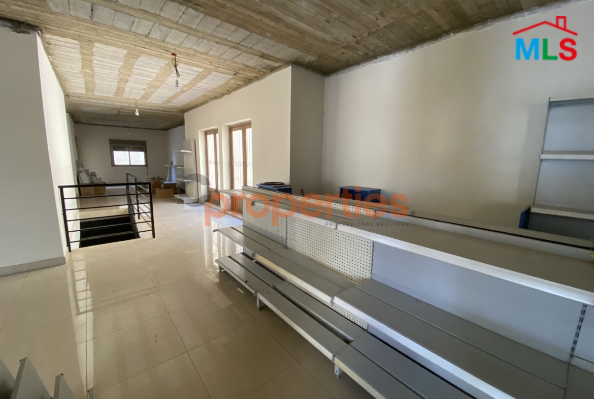 Showroom for Rent in Hazmieh - CPFY216