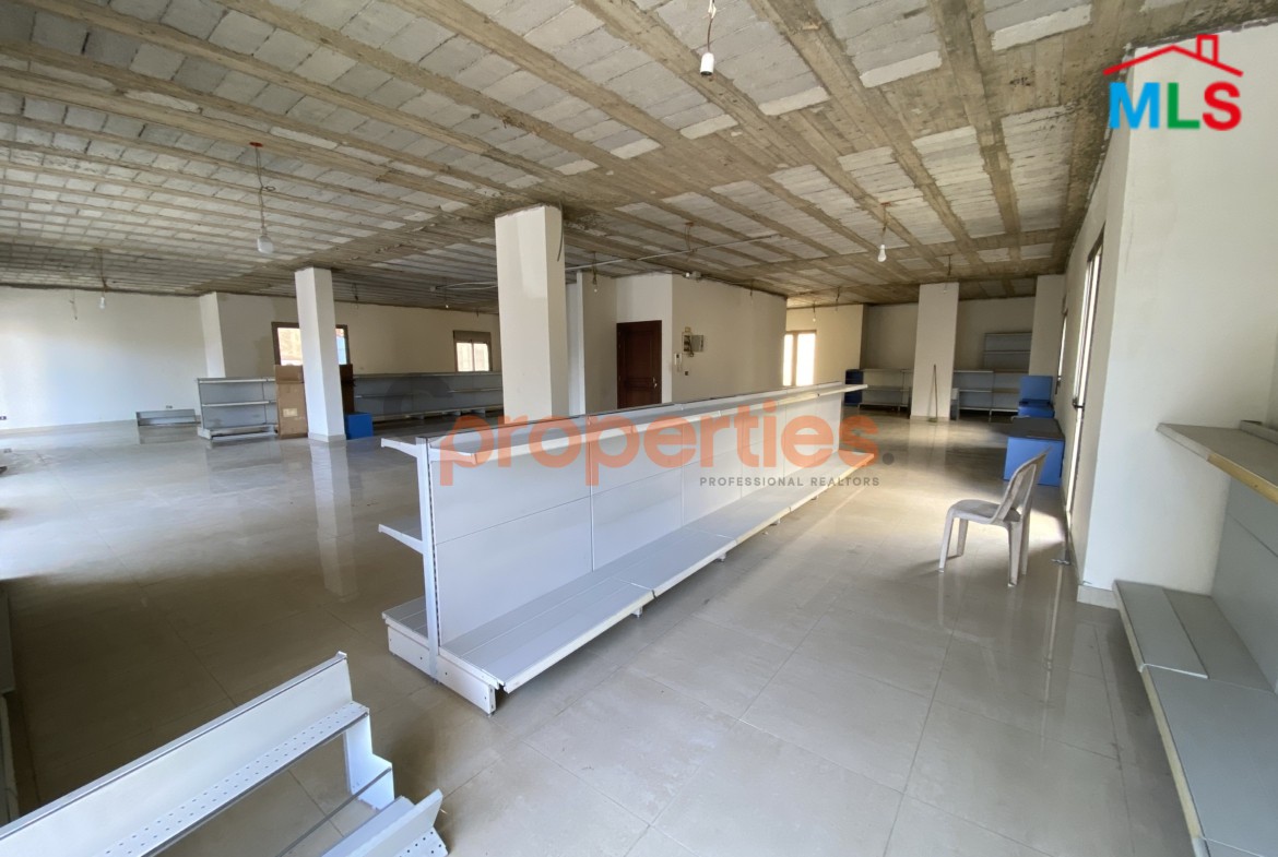 Showroom for Rent in Hazmieh - CPFY216